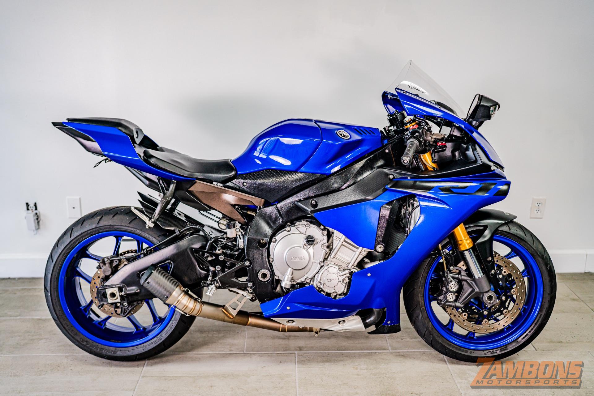 2019 Yamaha YZF-R1